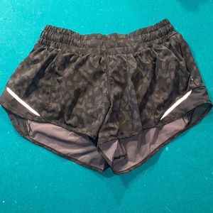 Lululemon Hotty Hot Short 2.5” Low Rise